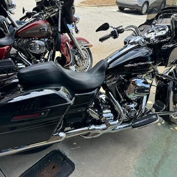2015 Harley-Davidson® Road Glide® Special Vivid Black thumb 3