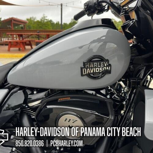 2026 Harley-Davidson® Street Glide 3 Limited thumb 3