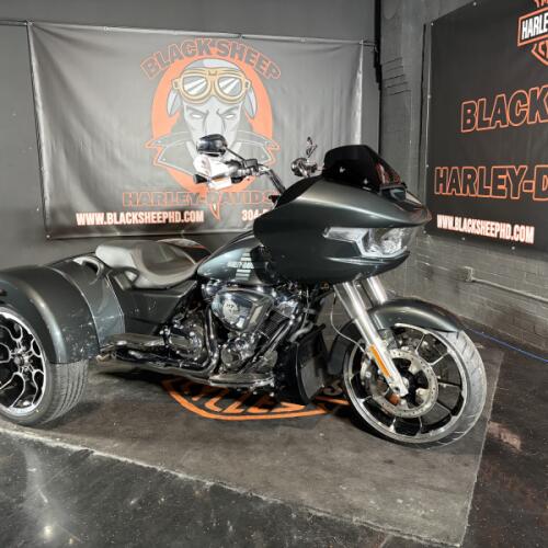 2026 Harley-Davidson® Road Glide 3 FLTRT  thumb 3