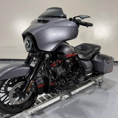 Harley-Davidson® CVO™ Street Glide® 2020 thumb 1