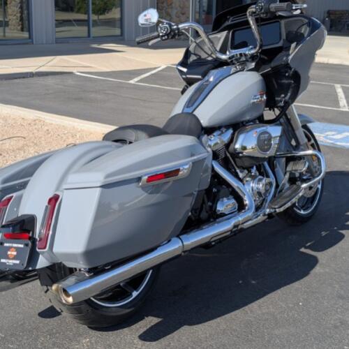 2026 Harley-Davidson® Road Glide® thumb 1