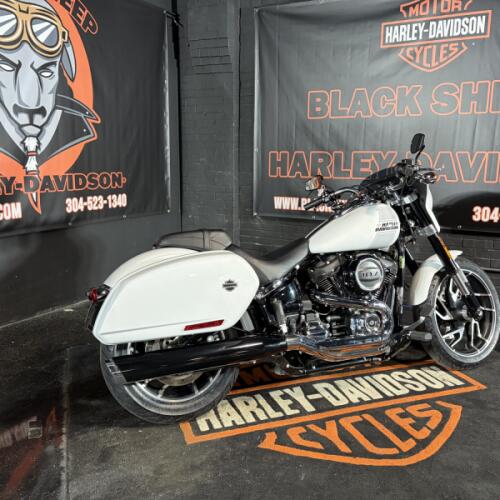 2021 Harley-Davidson® Sport Glide® FLSB  thumb 2