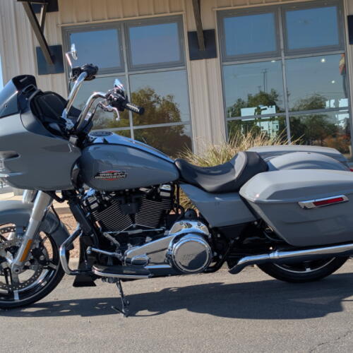 2026 Harley-Davidson® Road Glide® thumb 3
