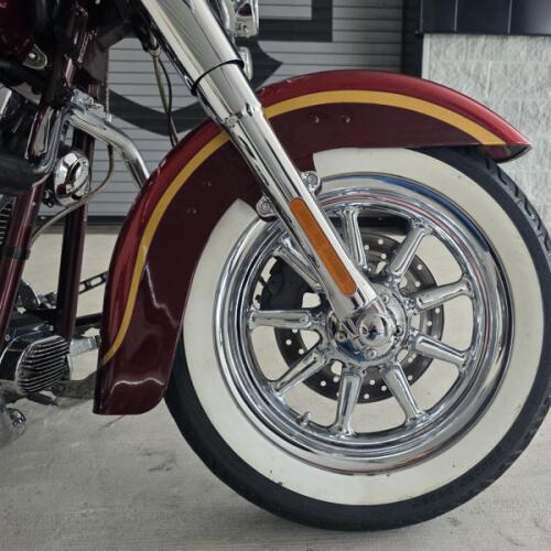 2014 Harley-Davidson® CVO™ Softail® Deluxe Crimson Red Sunglo and Ruby Flake with Airflow Graphics thumb 1