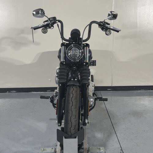 Harley-Davidson® Street Bob® 2025 thumb 2
