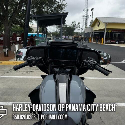 2026 Harley-Davidson® Street Glide 3 Limited thumb 2