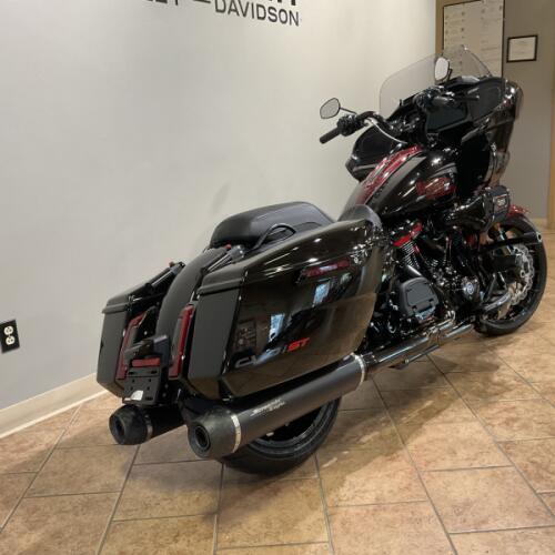 2024 Harley-Davidson® CVO™ FLTRXSTSE Road Glide® ST Raven Metallic thumb 1