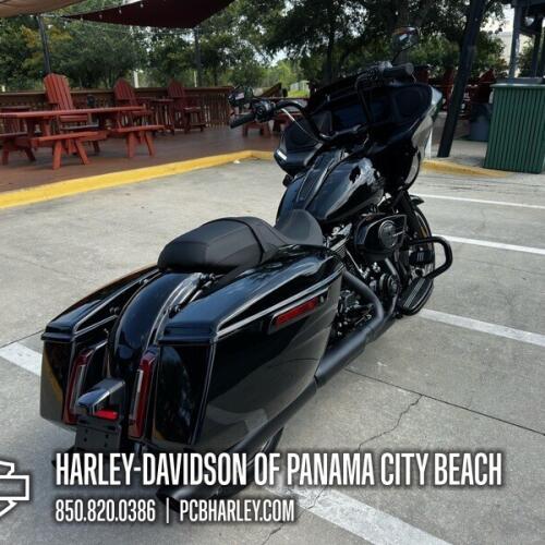 2026 Harley-Davidson® Road Glide® thumb 3