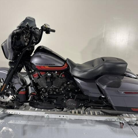 Harley-Davidson® CVO™ Street Glide® 2020 thumb 0