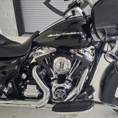 2015 Harley-Davidson® Road Glide® Special Vivid Black thumb 0