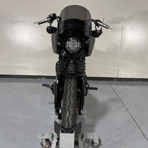 Harley-Davidson® Street Bob® 114 2022 thumb 2
