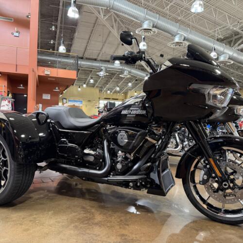 Harley-Davidson® Road Glide 3 2026 thumb 3