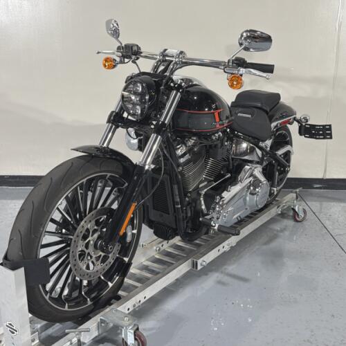 Harley-Davidson® Breakout™ 117 2024 thumb 1