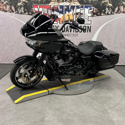 2026 FLTRX Road Glide® thumb 0