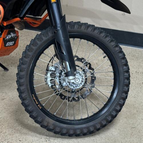 KTM 690 Enduro R 2017 thumb 2