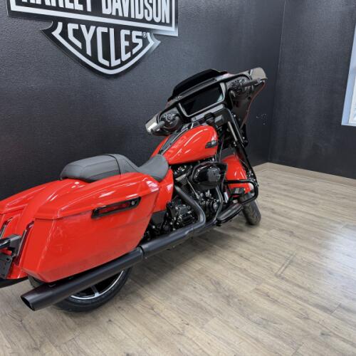 2026 Harley-Davidson® Street Glide® thumb 3