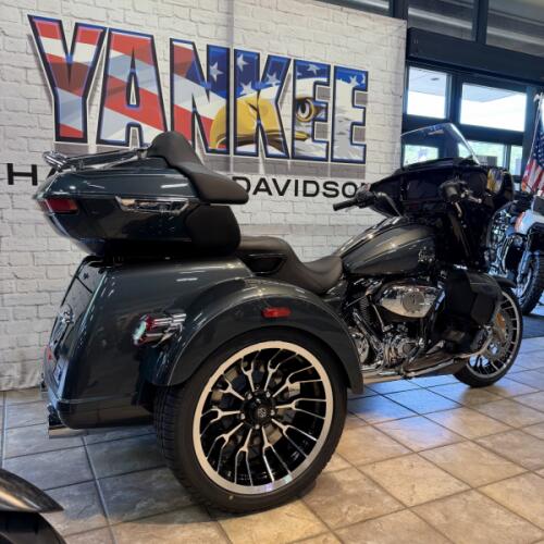 2026 FLHLT Street Glide 3 Limited thumb 1