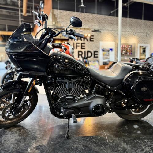 2024 Harley-Davidson® Low Rider® ST Vivid Black thumb 2
