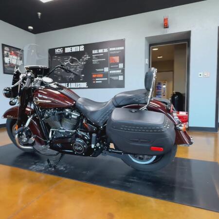 2018 Harley-Davidson® Heritage Classic 114 Twisted Cherry thumb 1
