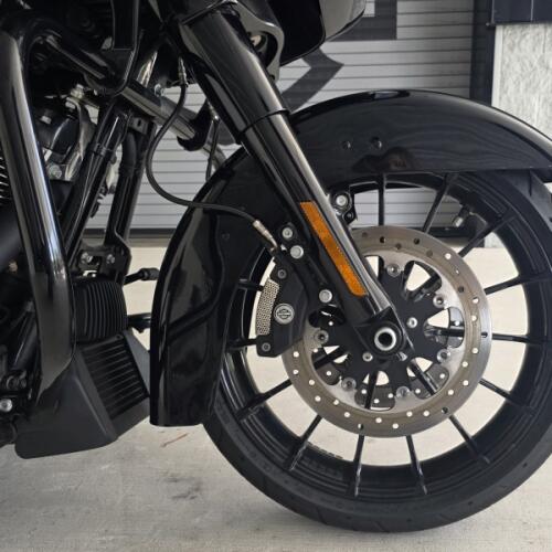 2018 Harley-Davidson® Road King® Special Vivid Black thumb 1