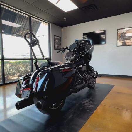 2024 Harley-Davidson® Road Glide® Vivid Black - Black Finish thumb 1