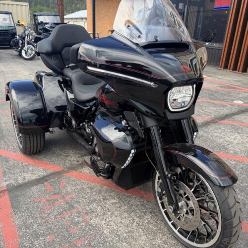 Harley-Davidson® Street Glide 3 Limited 2026 thumb 2
