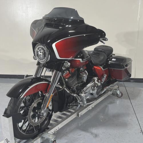 Harley-Davidson® CVO™ Street Glide® 2021 thumb 1