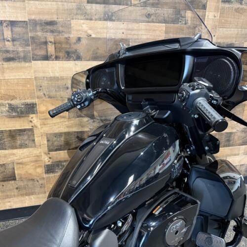 2025 Harley-Davidson® Street Glide® Ultra Vivid Black FLHXU thumb 0