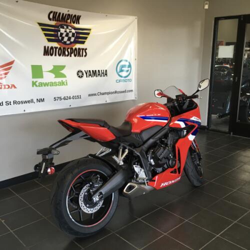 CBR650RAR 2026 CBR650R E-Clutch thumb 0