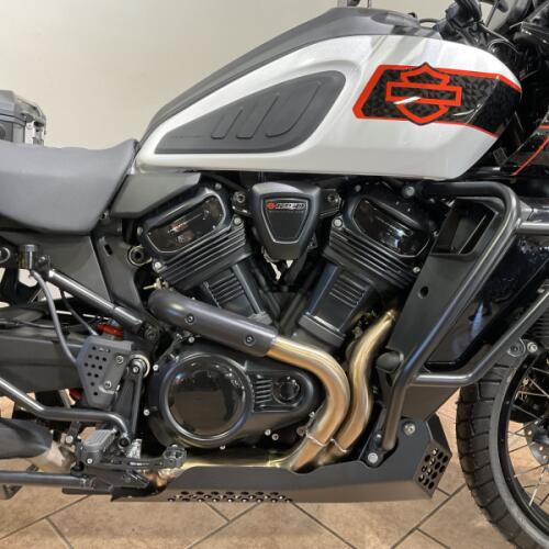 2026 Harley-Davidson® RA1250L Pan America 1250 Limited White Onyx Pearl thumb 3