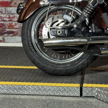 FXDC 2011 Super Glide® Custom thumb 0