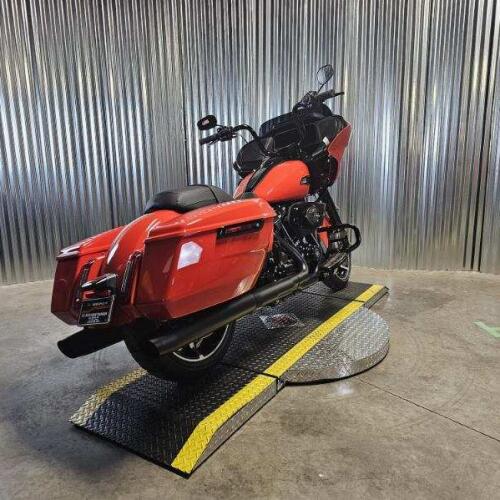 2026 Harley-Davidson® Road Glide® Blood Orange Black Trim thumb 2