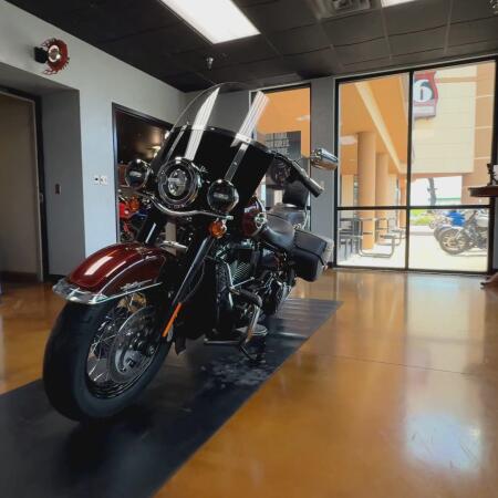2018 Harley-Davidson® Heritage Classic 114 Twisted Cherry thumb 3