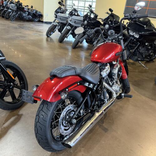 Harley-Davidson® Street Bob® 2026 thumb 2