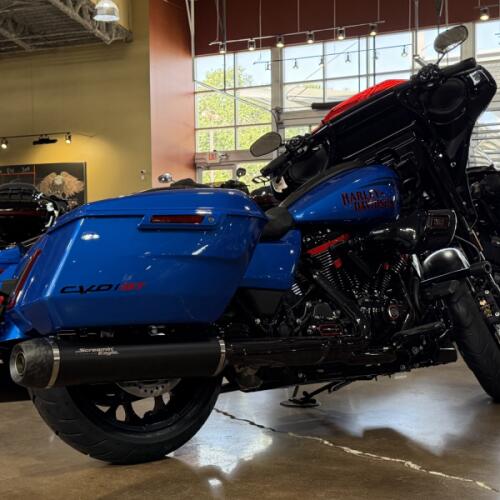 Harley-Davidson® CVO Street Glide ST 2026 thumb 2