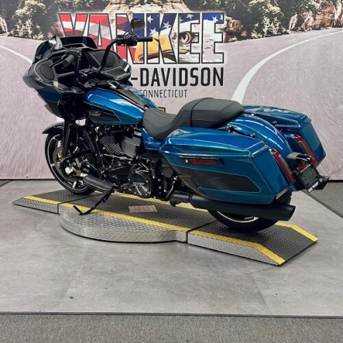 2026 FLTRX Road Glide® thumb 1