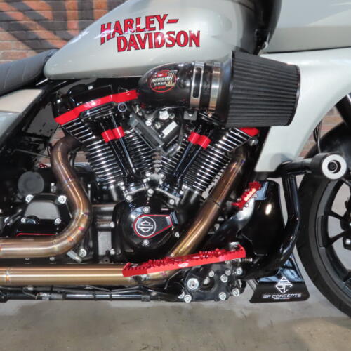 2025 Harley-Davidson® CVO™ Road Glide® ST FLTRXSTSE thumb 3