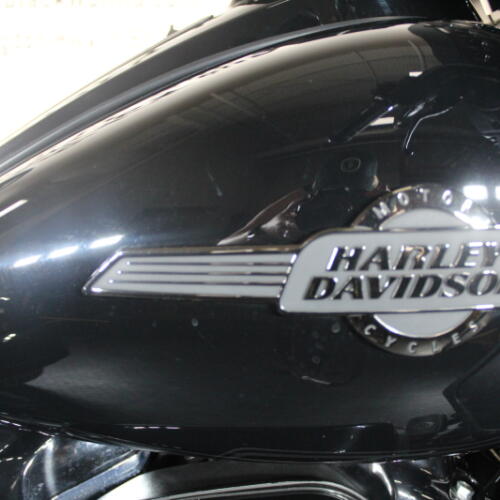 2025 Tri Glide® Ultra FLHTCUTG  thumb 1