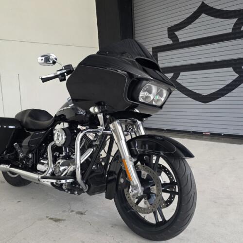 2015 Harley-Davidson® Road Glide® Special Vivid Black thumb 3