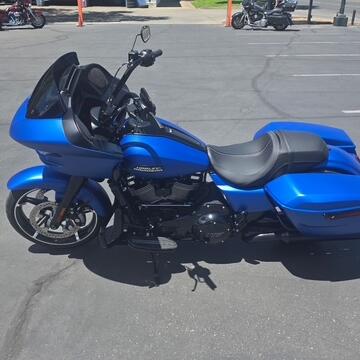 FLTRX 2026 Road Glide® thumb 3
