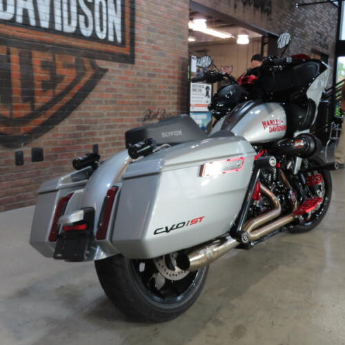 2025 Harley-Davidson® CVO™ Road Glide® ST FLTRXSTSE thumb 1