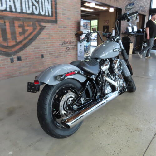 2026 Harley-Davidson® Street Bob® FXBB thumb 0
