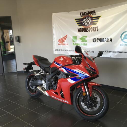 CBR650RAR 2026 CBR650R E-Clutch thumb 1