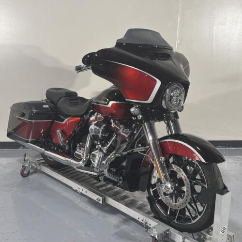 Harley-Davidson® CVO™ Street Glide® 2021 thumb 3