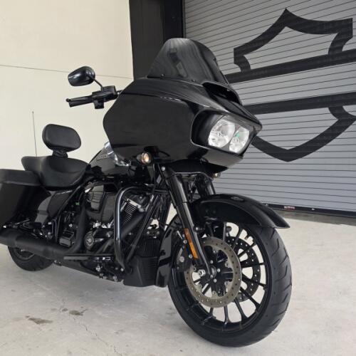 2018 Harley-Davidson® Road King® Special Vivid Black thumb 3