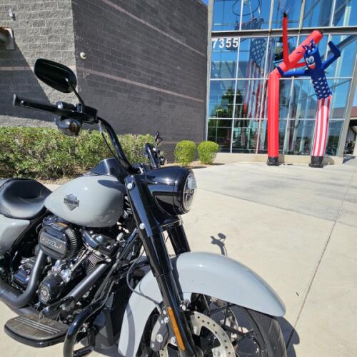 FLHRXS 2025 Road King™ Special thumb 0