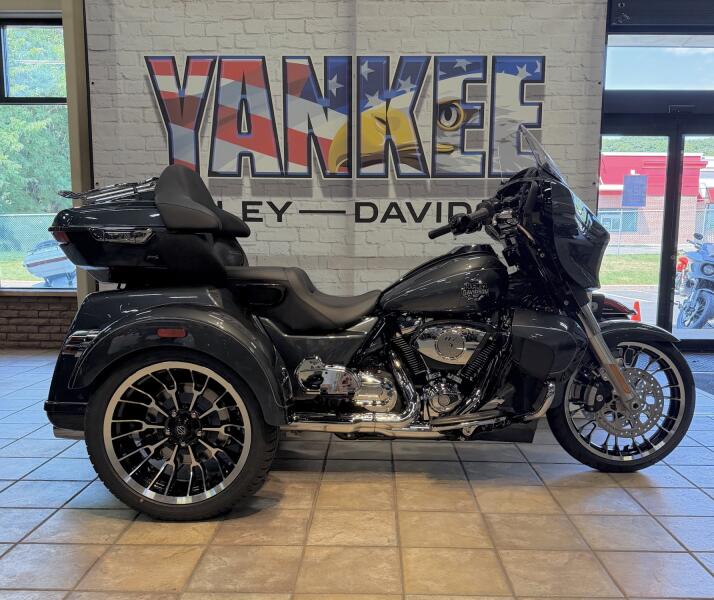 2026 FLHLT Street Glide 3 Limited