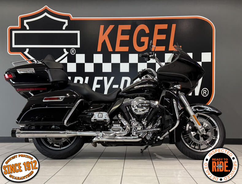 2016 Harley-Davidson® Road Glide® Ultra Vivid Black