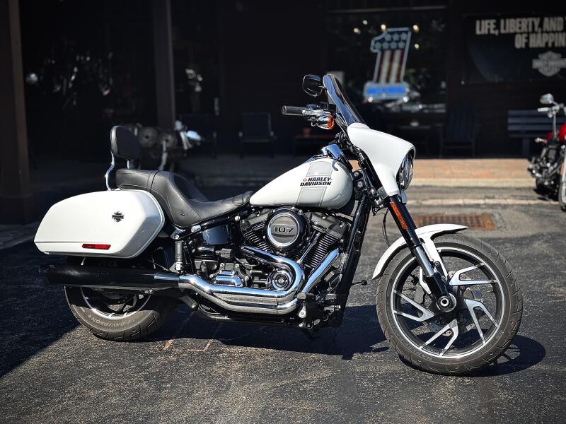 2021 Harley-Davidson® Sport Glide® Stone Washed White Pearl