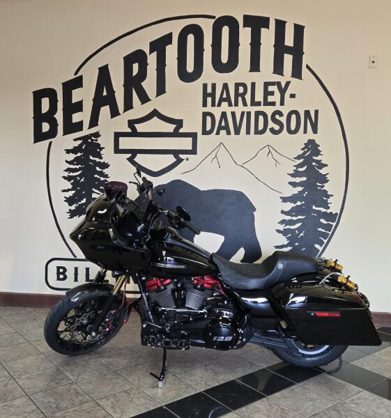 2020 Harley-Davidson® Road Glide® Special Vivid Black